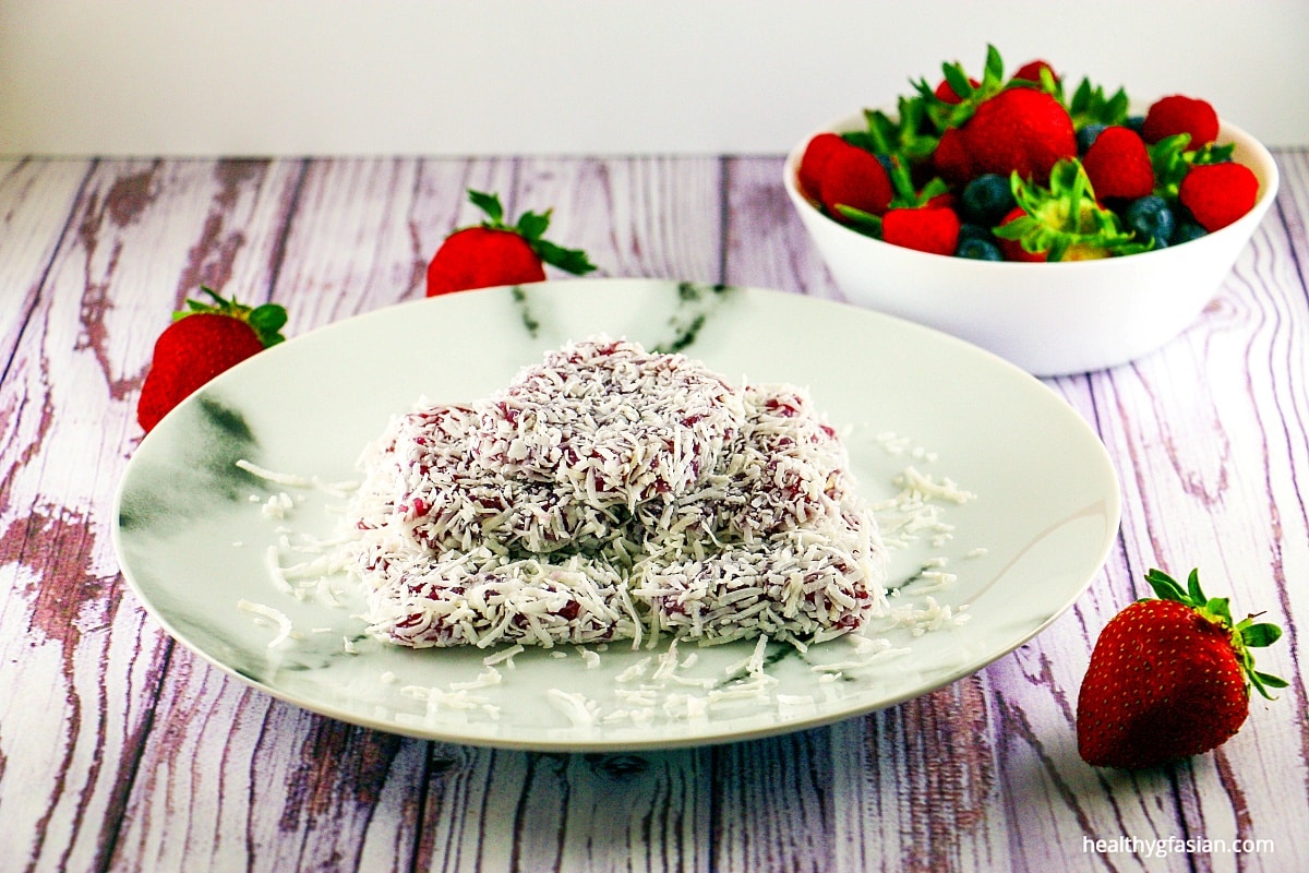 Berries Kuih Sago (Tapioca Pearls Cake) Gluten Free